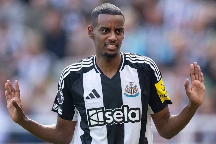 伊萨克搬离居住3年的豪宅，换房原因揭晓，与加盟利物浦无关